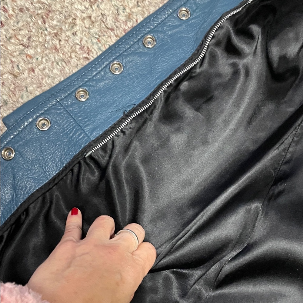 Vintage 70s Women's Blue Leather snap front Coat- adorable - Picture 8 of 11